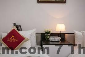 Nhân viên lễ tân thân thiện tại Hanoi Aria Central Hotel & Spa