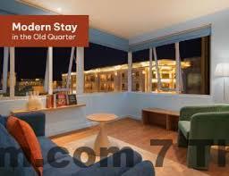 Xung quanh M Village Hotel Hồ Gươm có nhiều quán ăn và cà phê địa phương