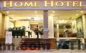 Không gian tiếp khách và nhân viên thân thiện tại ALà Home