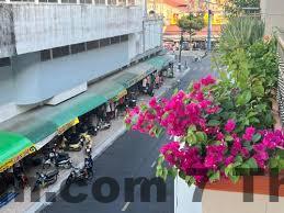 Khu vực quanh Ngọc Thụy có nhiều quán ăn bình dân phục vụ ăn sáng