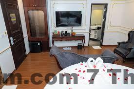 Khu vực ăn sáng đơn giản tại ROYAL HOTEL Gia Lâm