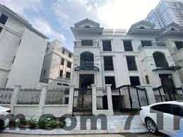 Khu vực lễ tân đơn giản tại AA Luxury Housing theo mô hình homestay