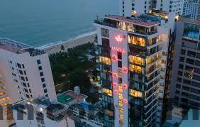 Khu vực ăn uống đơn giản tại Maple Garden Apartment