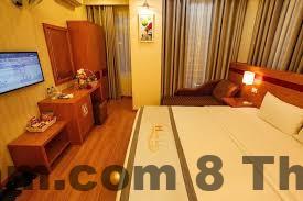 Hành lang khách sạn đơn giản, không có tiện ích giải trí