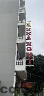 Khu vực lễ tân nhỏ gọn, phong cách gia đình tại Nhà Nghỉ Ánh Dương