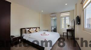 Khu vực xung quanh Spoon Hotel Hà Nội với đường phố nhỏ đặc trưng khu Cửa Đông