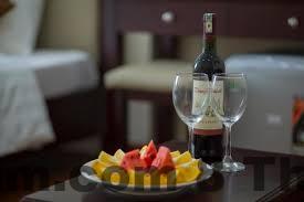 Khu vực ăn sáng Spoon Hotel Hà Nội đơn giản, phục vụ các món cơ bản