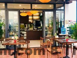 Ngõ nhỏ dẫn vào Singita Classy Boutique Hotel đặc trưng khu phố cổ Hà Nội