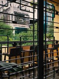 Khu phố Tô Hiến Thành nơi Tonkin Homestay tọa lạc, yên tĩnh, dễ đi bộ và nhiều hàng quán địa phương