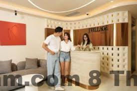 Nhân viên khách sạn J Village