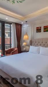 Các tiện ích như hồ bơi và gym tại khách sạn đáp ứng đầy đủ nhu cầu giải trí và thể thao của khách hàng