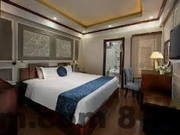 Nhân viên thân thiện nhưng đôi khi làm thủ tục hơi lâu