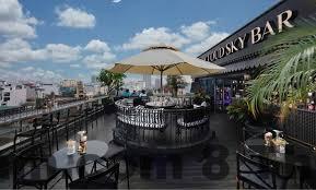 Nhân viên khách sạn SKY View