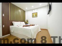 Phòng khách sạn sạch sẽ, đơn giản với đầy đủ tiện nghi cơ bản.