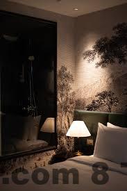 Khu vực ăn sáng đơn giản tại Sword Lake Hostel, phục vụ các món cơ bản