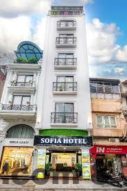 Phố Bát Đàn Hà Nội đông đúc và nhiều hàng quán