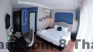 Phố Hàng Mành gần Hanoi La Castela Hotel với nhiều hàng quán và không khí đặc trưng phố cổ