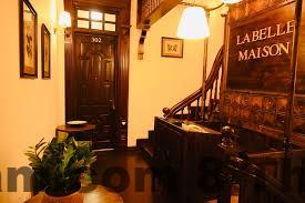 Khu vực Phố Cổ Hà Nội xung quanh Tunger Premium Hotel với nhiều quán ăn và điểm tham quan