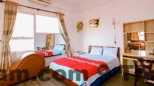 Khu vực ăn sáng buffet đơn giản tại Khách Sạn Mùa Xuân