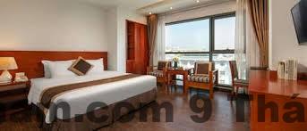 Khu vực ăn uống đơn giản tại khách sạn mini Mỹ Đình