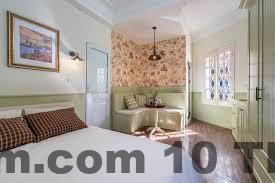 Bữa sáng đơn giản tại Annam Maison gồm bánh mì, trứng và cà phê