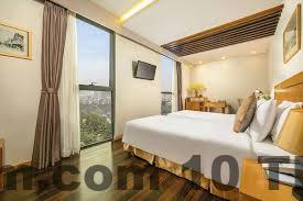 Khu vực lễ tân Parkside Sunline Hotel với nhân viên thân thiện và chuyên nghiệp