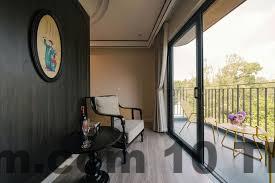 Khu vực sinh hoạt chung và lễ tân tại Soc Village Sóc Sơn