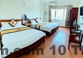 Nhân viên lễ tân Khách Sạn Vân Anh Hotel thân thiện và hỗ trợ khách 24/7