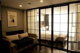 Quán ăn và cà phê xung quanh LIVIE Hanoi Ham Long rất đa dạng