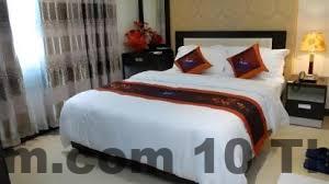 Hồ bơi ngoài trời tại khách sạn – Một không gian lý tưởng để thư giãn sau những ngày tham quan tại Hà Nội.