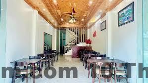 Phòng ngủ tại ToTo-Chan có thiết kế tối giản nhưng rất hiện đại, tạo cảm giác thoải mái cho du khách.