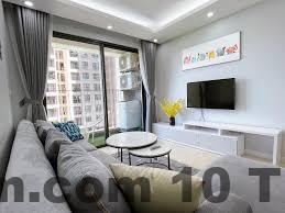 Hồ bơi tại Vinhomes Dcapital Apartments, một điểm sáng cho những ai yêu thích thể thao và thư giãn.