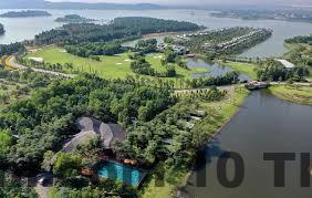 Khu vực lễ tân trung tâm tại Flamingo Dai Lai Resort