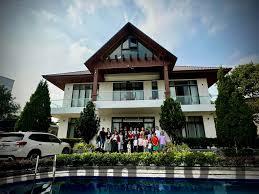 Khu vực bếp tại Nhung Bach House phục vụ nhu cầu ăn uống cơ bản