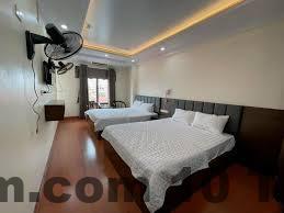 Khu vực ăn uống xung quanh Noi Bai Hotel Kawasaki2 với các quán bình dân