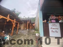 Bữa ăn gia đình và không gian sinh hoạt chung tại Tom Homestay