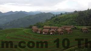 Bữa cơm gia đình vùng cao giản dị tại homestay