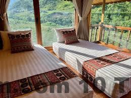 Phòng ốc tại Mường Homestay mang đậm nét văn hóa dân tộc với các chi tiết trang trí truyền thống.