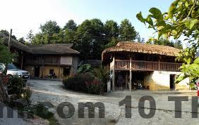 Phòng nghỉ tại homestay với nội thất đơn giản, ấm cúng