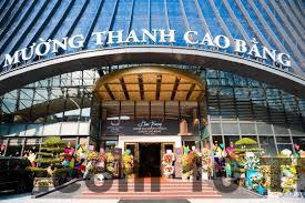 Nhân viên khách sạn Thanh Xuân luôn tỏ ra thân thiện và nhiệt tình với khách hàng, mặc dù vẫn có một số vấn đề trong việc giải quyết tình huống nhanh chóng.