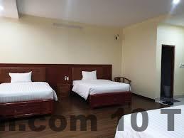 Khách sạn không có các tiện ích giải trí như hồ bơi, gym hay spa, điều này có thể khiến khách lưu trú lâu dài cảm thấy thiếu thốn.