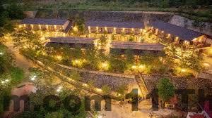 Giá cả hợp lý và dịch vụ tại Khách Sạn Núi Hoa