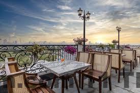 Một góc nhìn từ trên cao của khách sạn Sapa Florence, thể hiện tổng thể không gian của khách sạn.