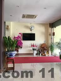 Khu vực xung quanh Phương Nam Hotel Điện Biên với đường lớn và ít dịch vụ về đêm