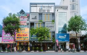 Không gian ăn uống đơn giản tại Quỳnh Chi Hotel, quy mô nhỏ