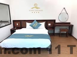 Khu vực lễ tân đơn giản tại Khách Sạn Hoàng Lâm Mường Tè