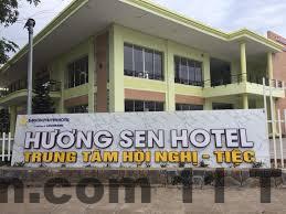 Bữa sáng đơn giản kiểu địa phương tại Khách Sạn Hương Sen Yên Châu