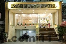 Khu vực đường Đá Bạc trước Khách Sạn Bạch Dương, thuận tiện di chuyển bằng ô tô