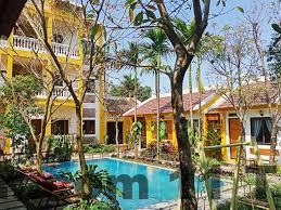 Hồ bơi ngoài trời tại Gia Nguyễn Hotel&Homestay