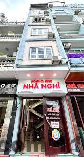 Hành lang các tầng khách sạn Hoàng Anh với thiết kế truyền thống